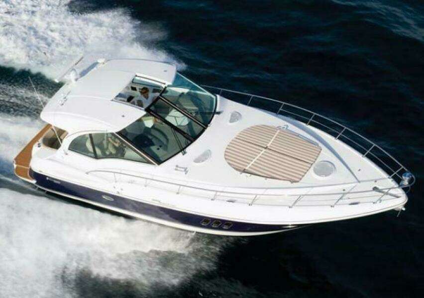 2013 Cruisers Yachts 430 Sports Coupe