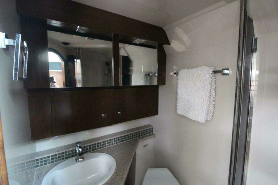 2013 Cruisers Yachts 430 Sports Coupe