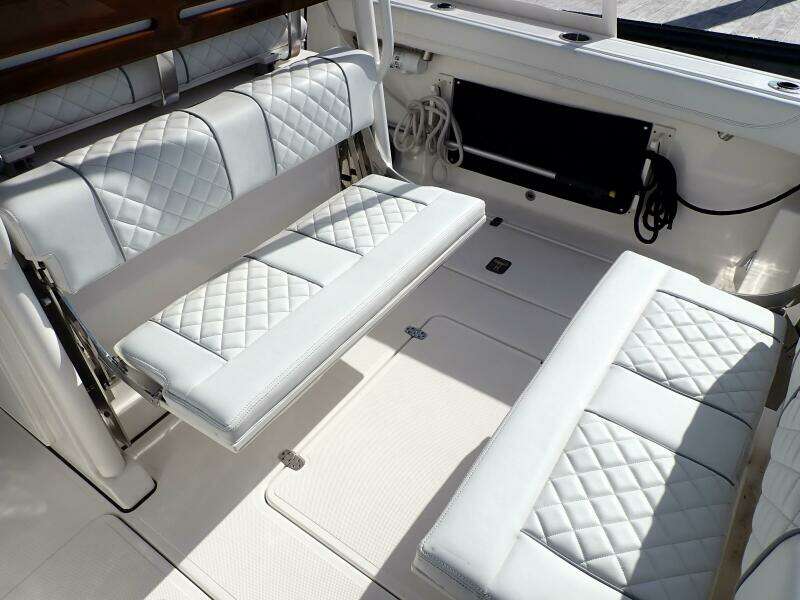 2024 Pursuit S 288 Sport