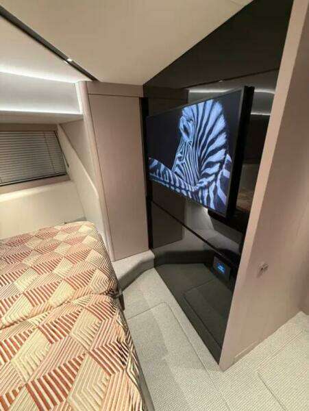 2025 Sunseeker 55 Predator