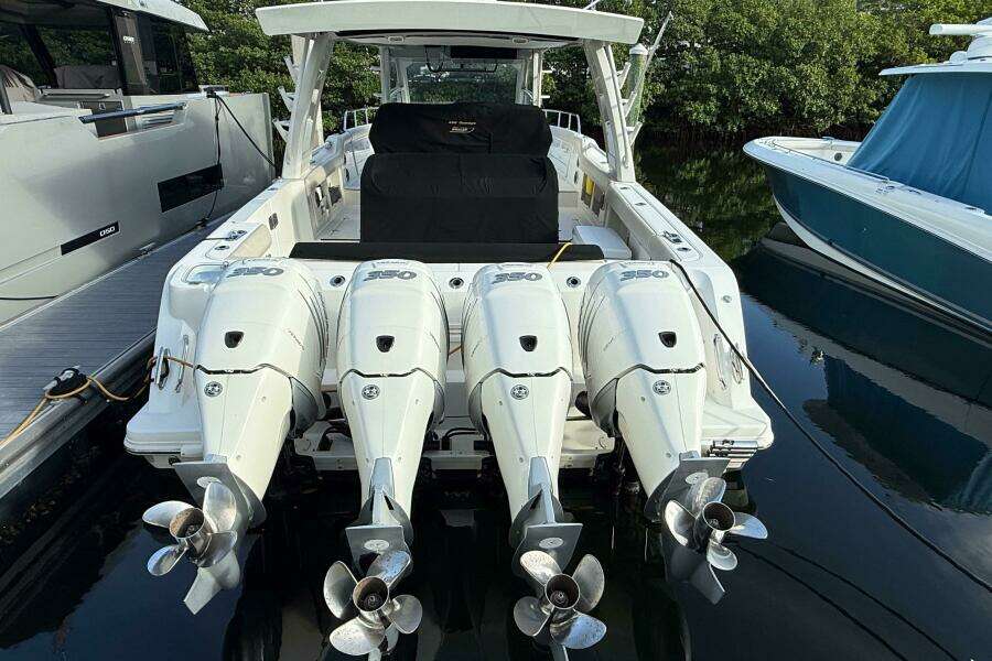 2020 Boston Whaler 420 Outrage