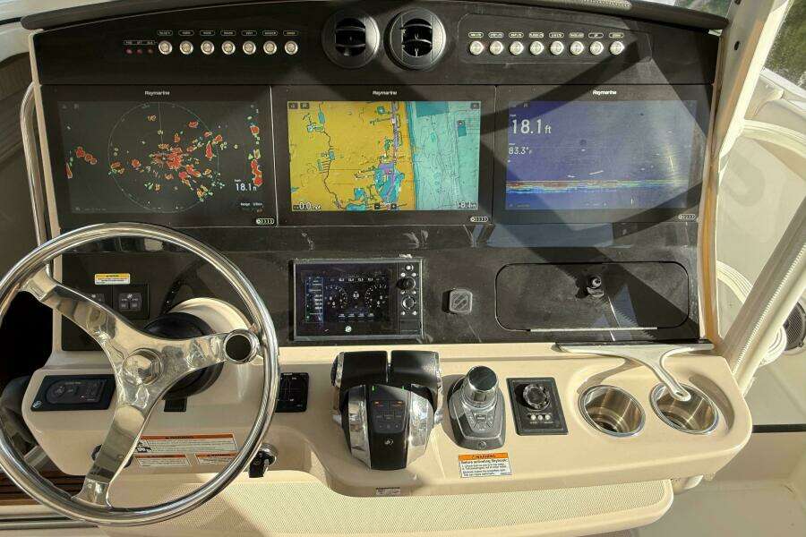 2020 Boston Whaler 420 Outrage