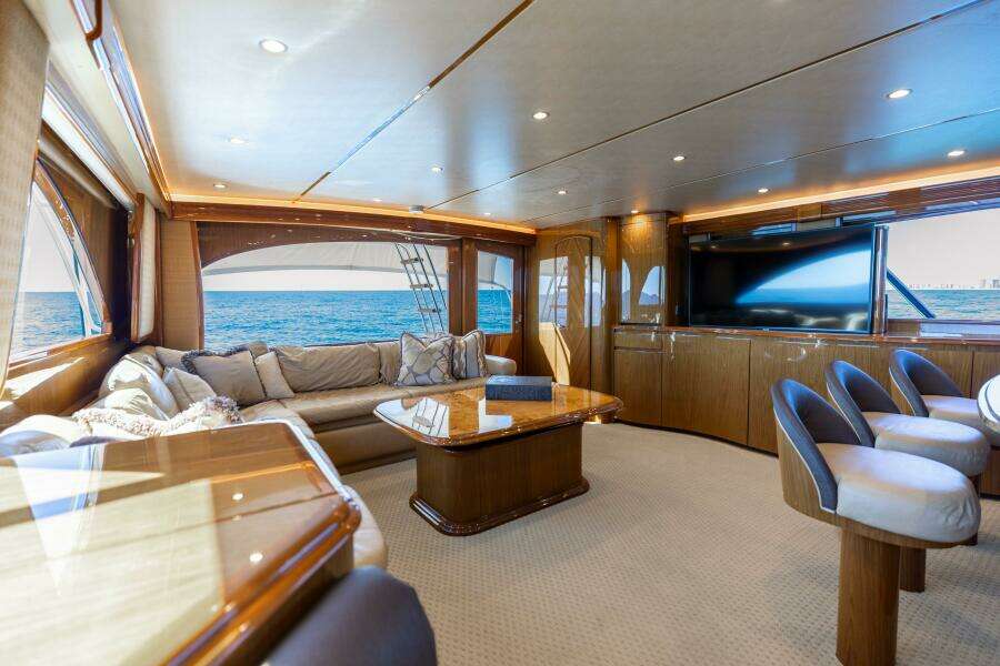 2013 Viking 76 Convertible- REEL FIRE- Salon