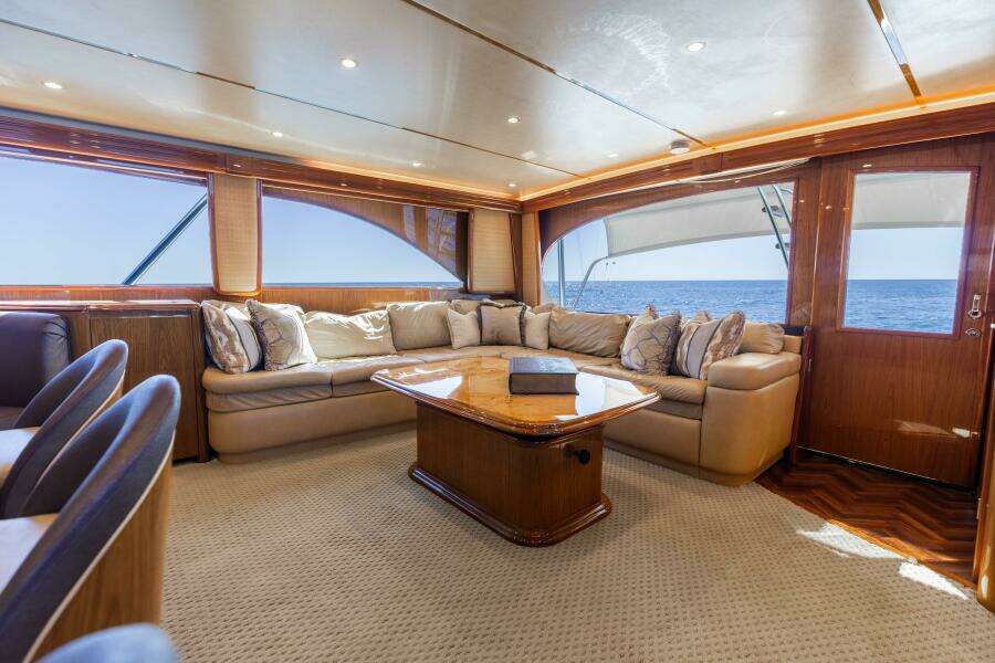 2013 Viking 76 Convertible- REEL FIRE- Salon