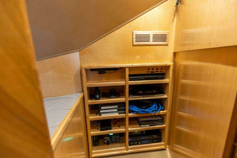 2013 Viking 76 Convertible- REEL FIRE-Storage