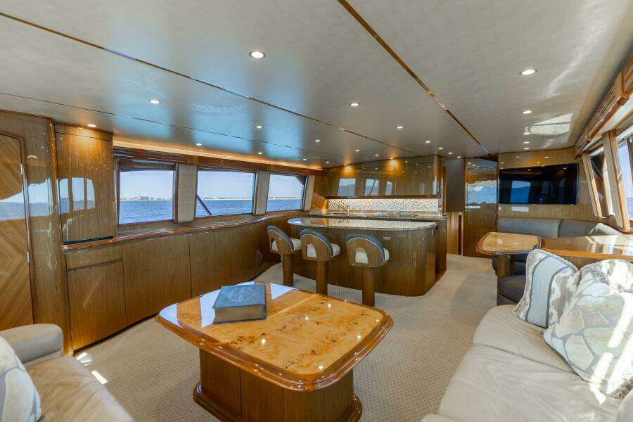 2013 Viking 76 Convertible- REEL FIRE- Salon