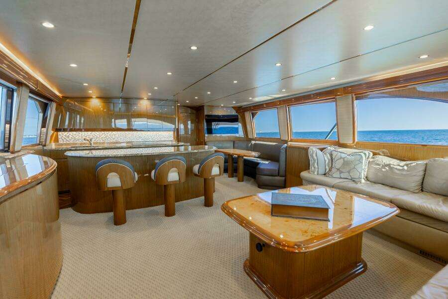 2013 Viking 76 Convertible- REEL FIRE- Salon