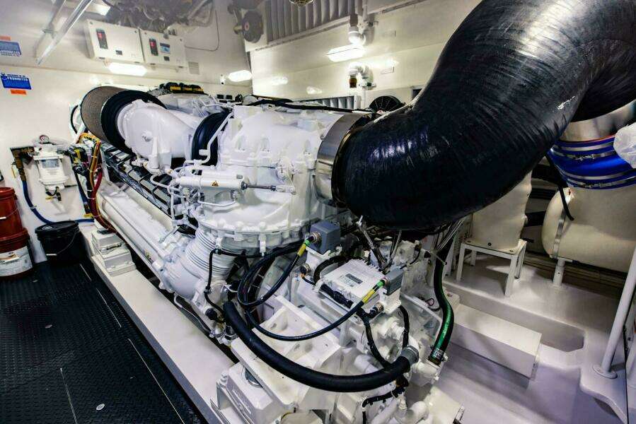 2020 Viking 72 Enclosed Bridge