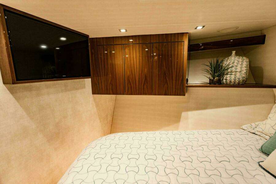 2020 Viking 72 Enclosed Bridge