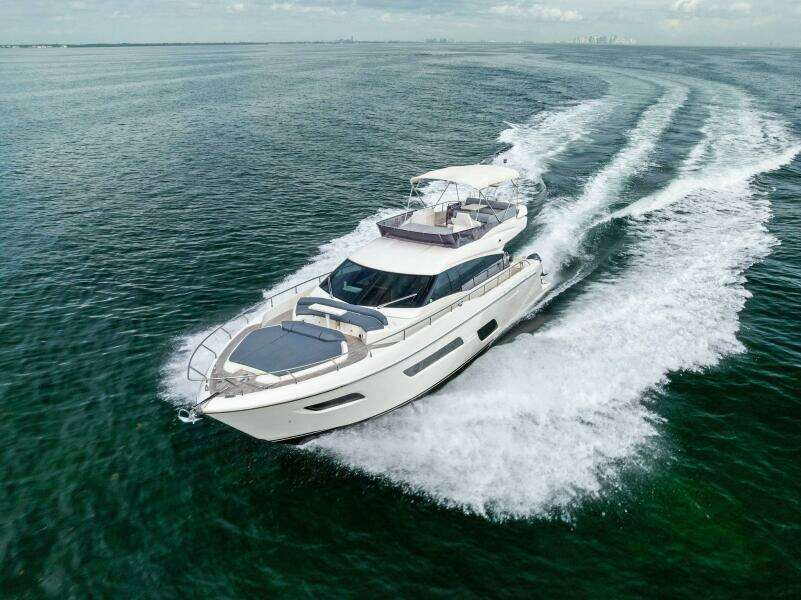 2018 Ferretti Yachts 800