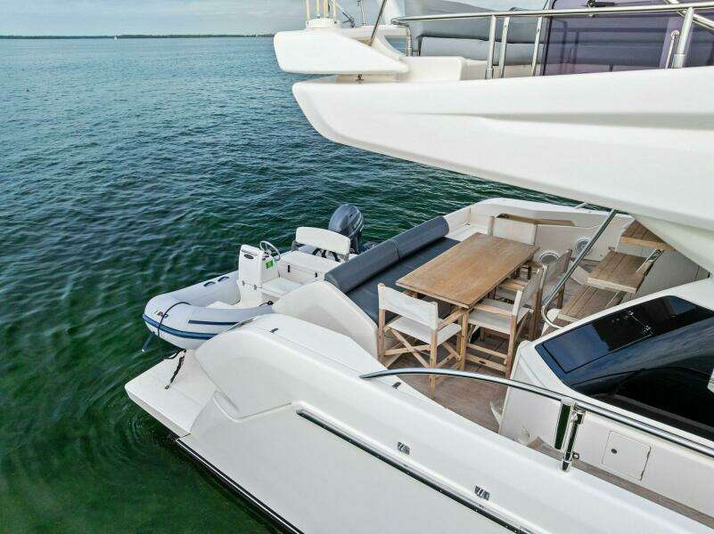 2018 Ferretti Yachts 800