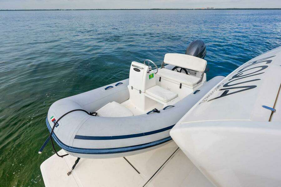 2018 Ferretti Yachts 800