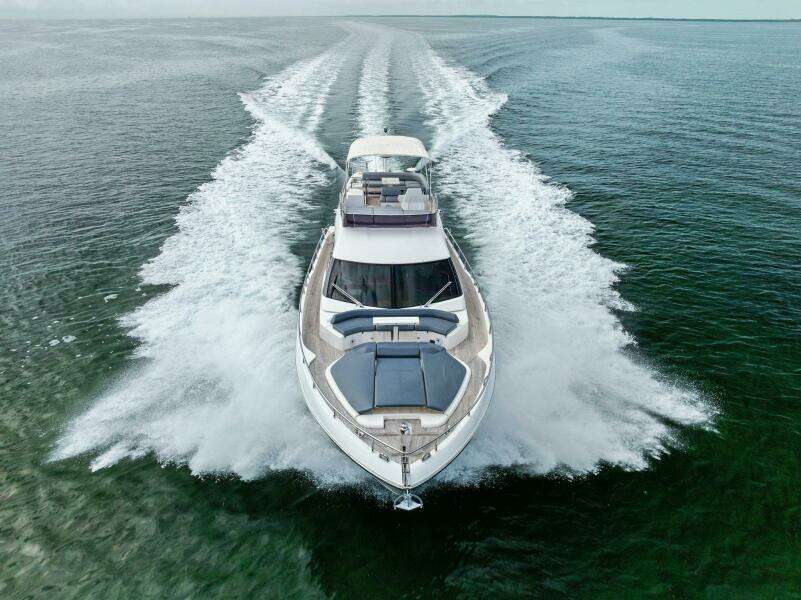 2018 Ferretti Yachts 800