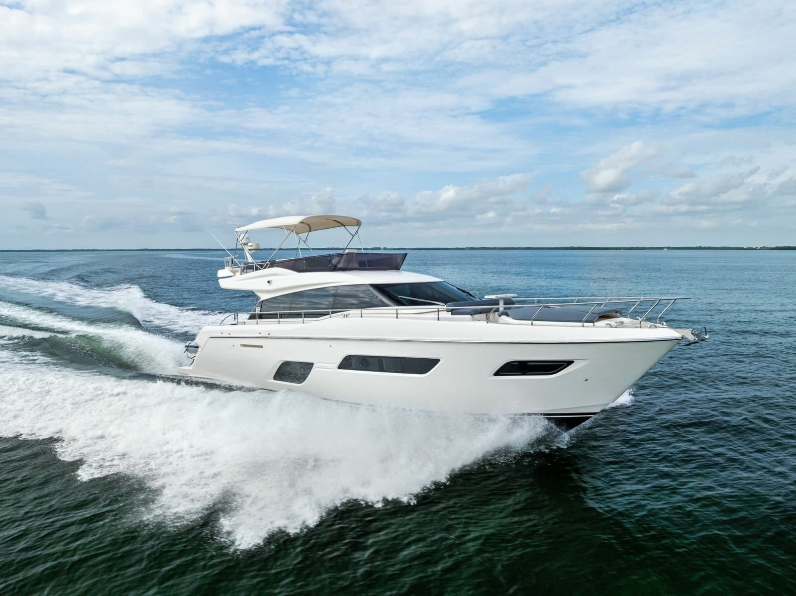 2018 Ferretti Yachts 800