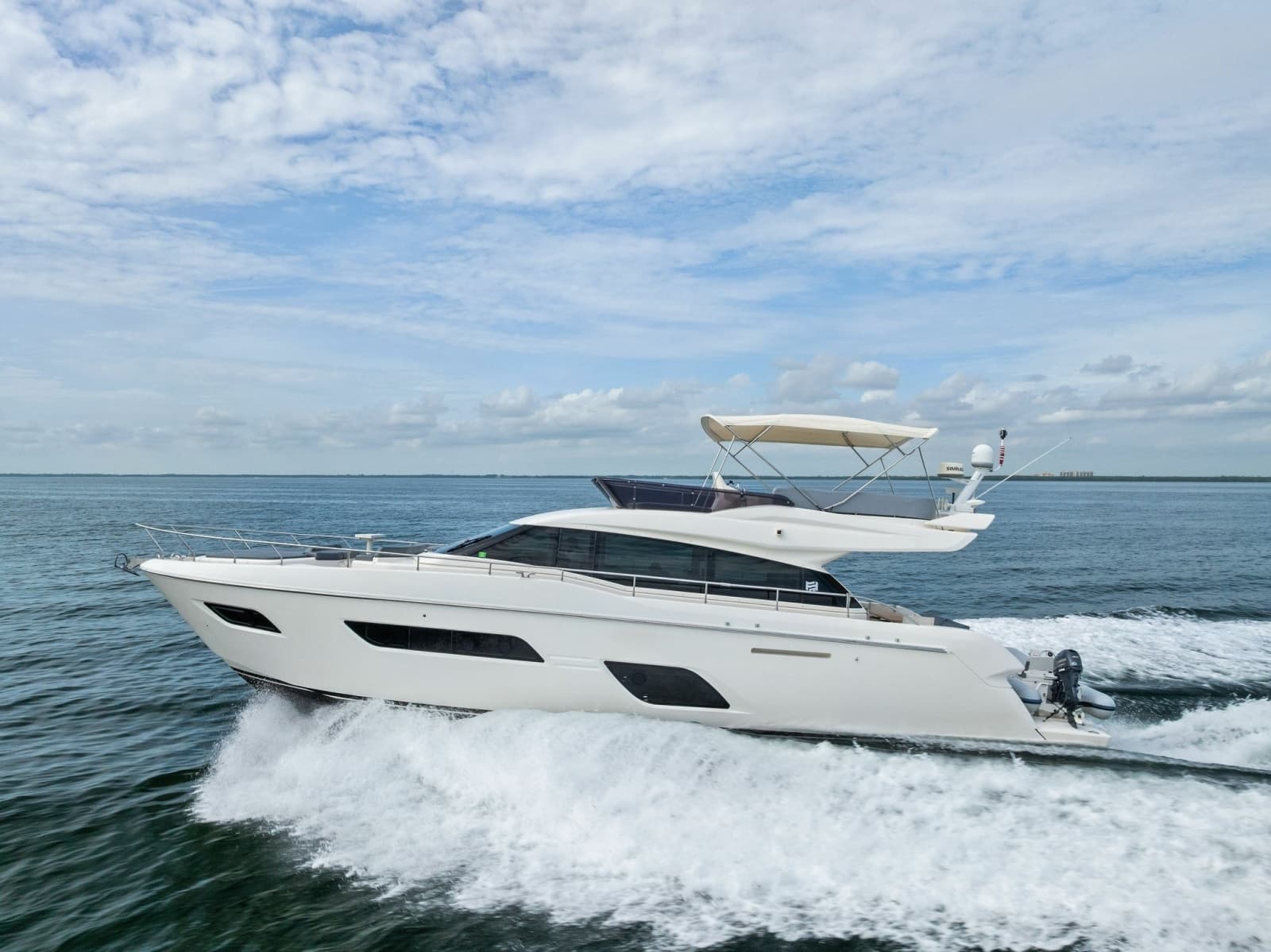 2018 Ferretti Yachts 800