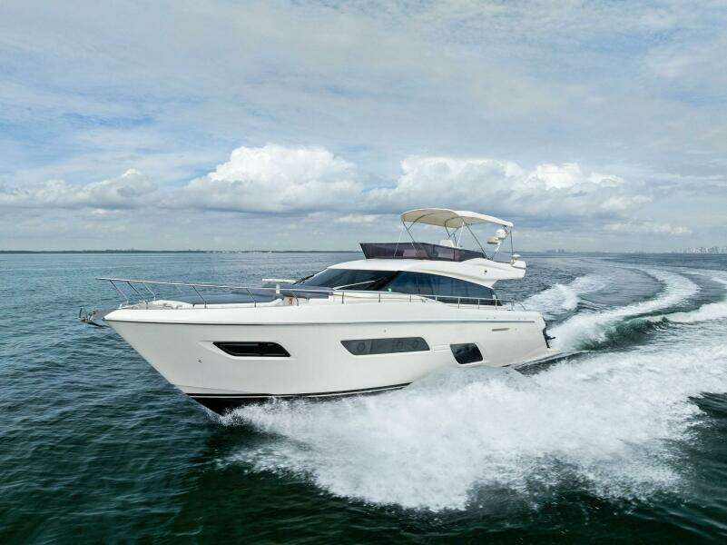 2018 Ferretti Yachts 800