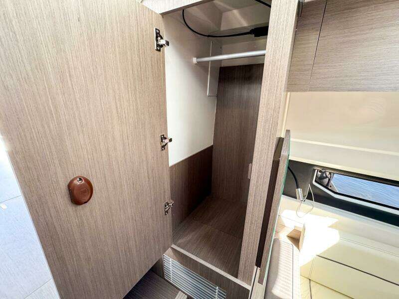 2025 Wellcraft 38 Explorer