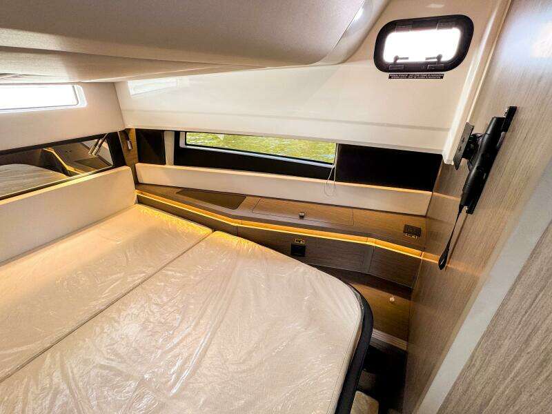 2025 Wellcraft 38 Explorer