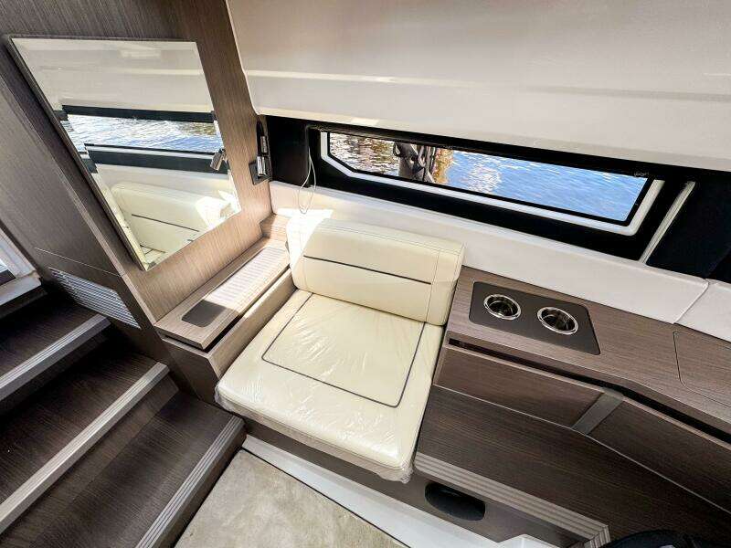 2025 Wellcraft 38 Explorer