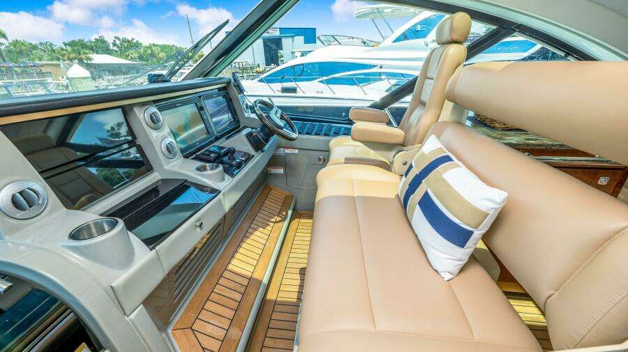 2013 Sea Ray 610 SUNDANCER