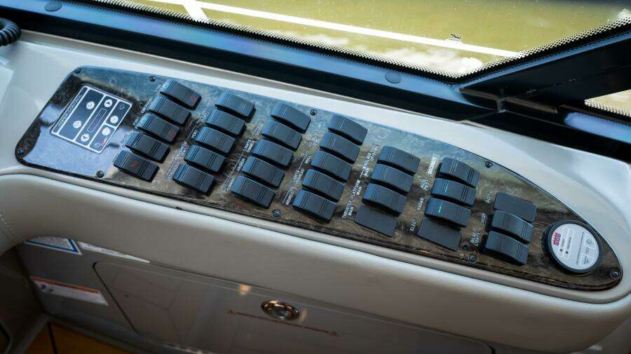 2013 Sea Ray 610 SUNDANCER