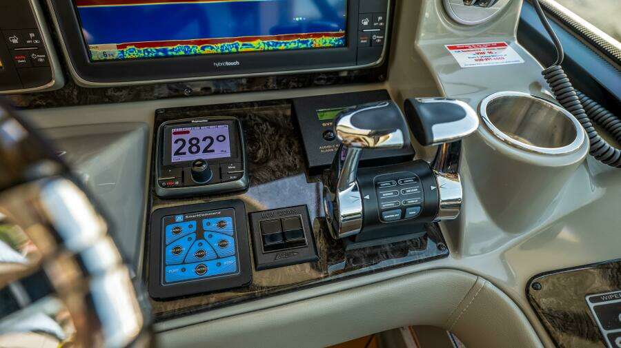 2013 Sea Ray 610 SUNDANCER