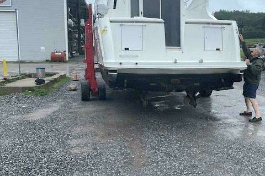 2001 Carver 350 Mariner