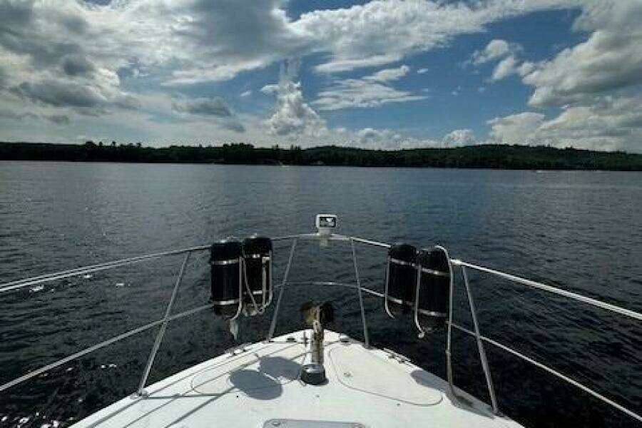 2001 Carver 350 Mariner