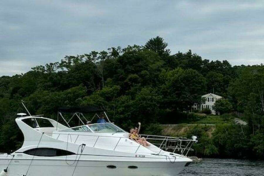 2001 Carver 350 Mariner