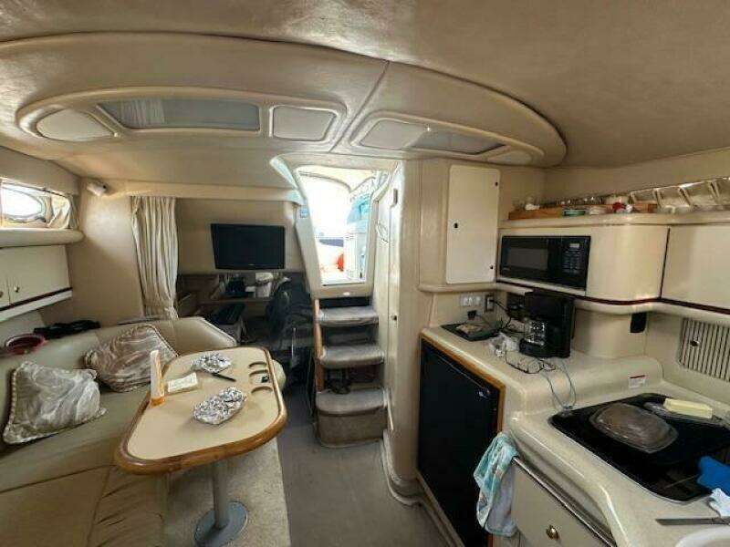 1998 Sea Ray 330 Express