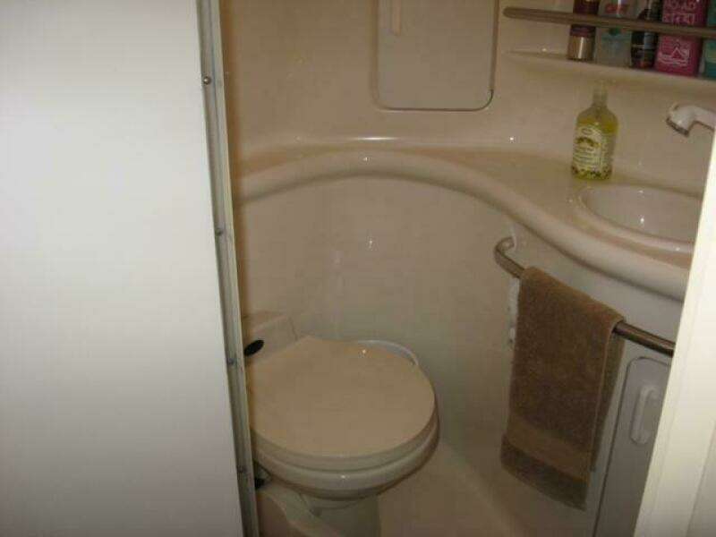 1998 Sea Ray 330 Express