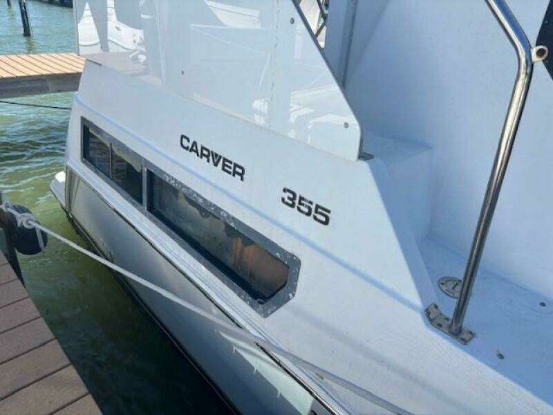 1996 Carver 355 Aft Cabin