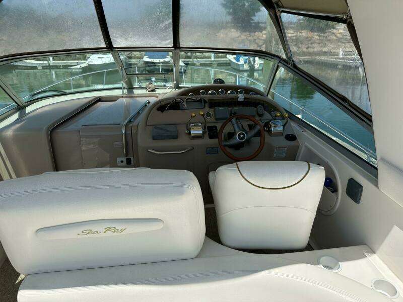 1999 Sea Ray 310 Sundancer