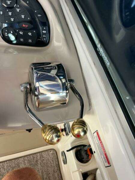 2005 Sea Ray 320 Sundancer