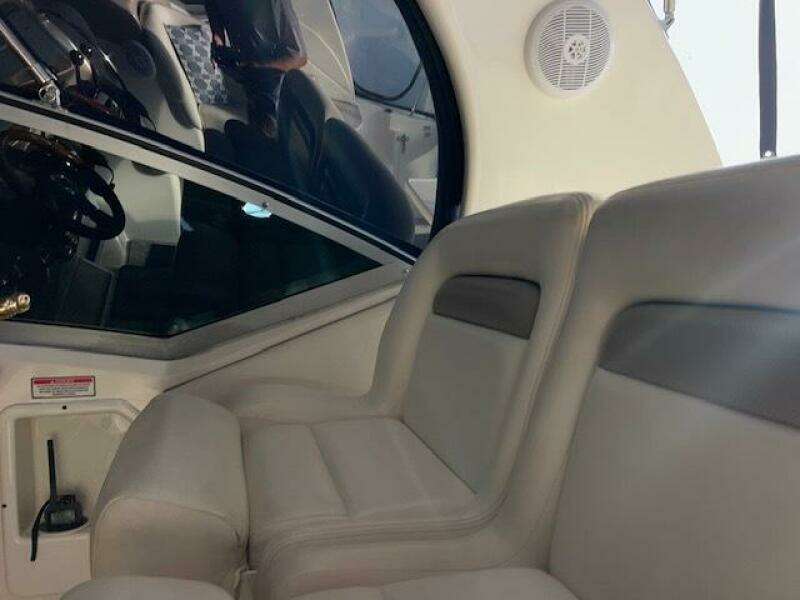 2005 Sea Ray 320 Sundancer