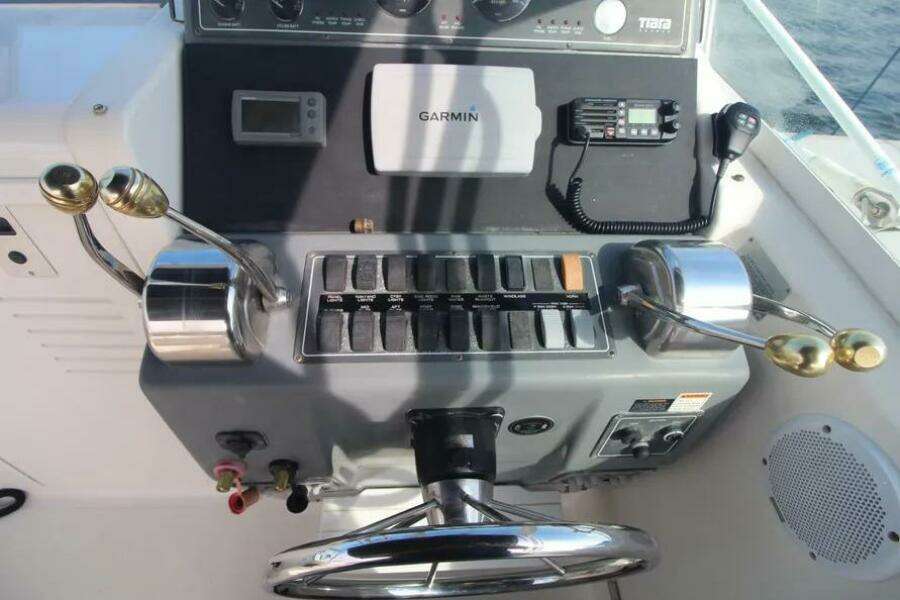 2001 Tiara Sport 2900 Coronet