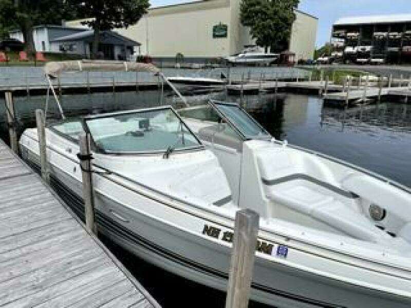 2001 Formula 280 Bow Rider