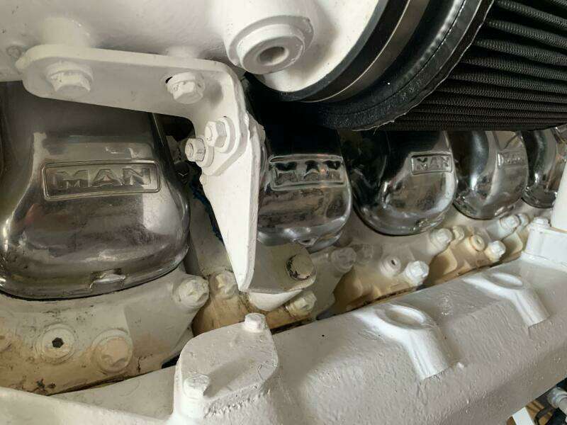 2000 Viking 50 Convertible Sportfish