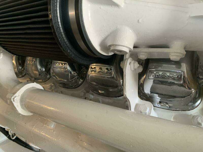 2000 Viking 50 Convertible Sportfish