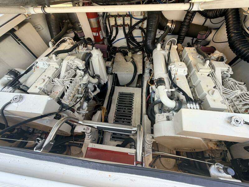 2000 Tiara Yachts 3500 Express