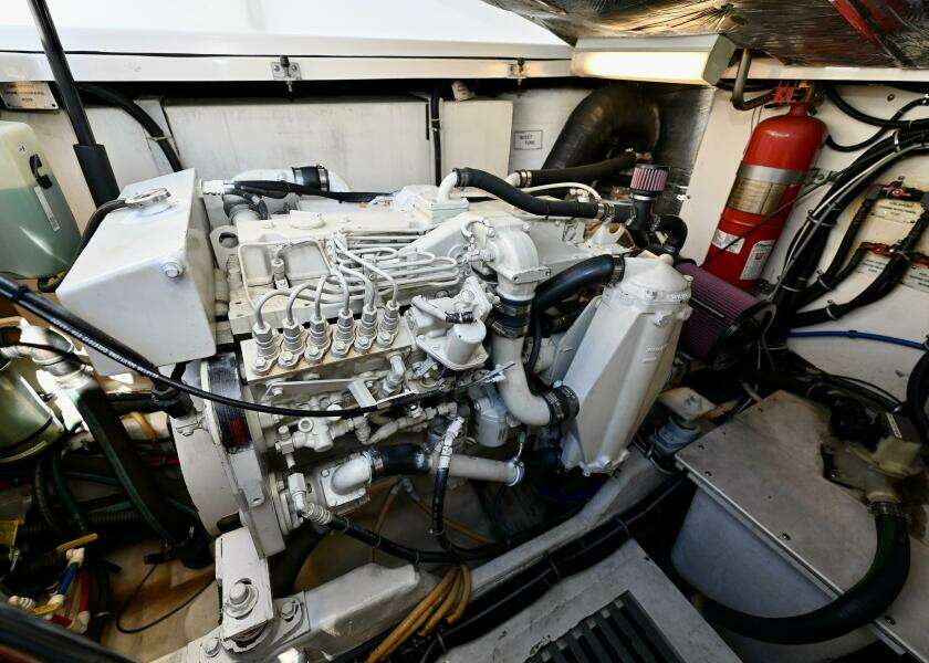 2000 Tiara Yachts 3500 Express