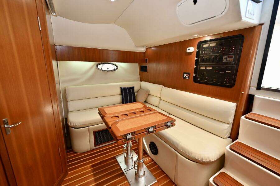 2000 Tiara Yachts 3500 Express