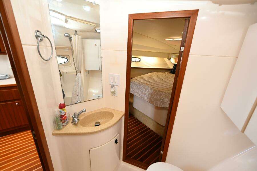 2000 Tiara Yachts 3500 Express