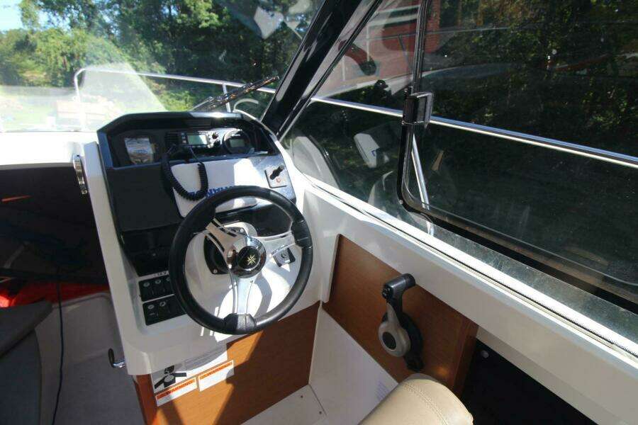 2017 Jeanneau NC Sport 695