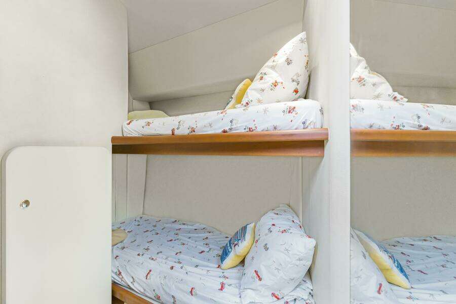 2005 Silverton 34 Convertible