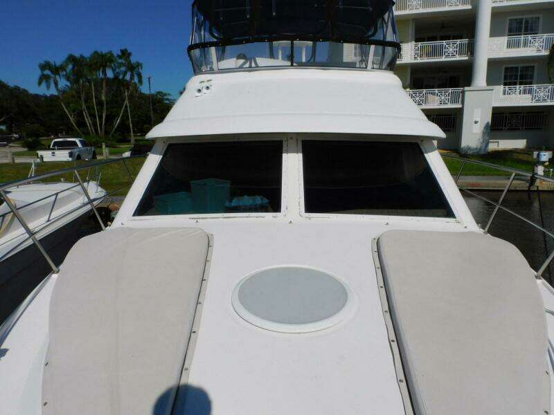 2003 Cruisers Yachts 3750 Motoryacht