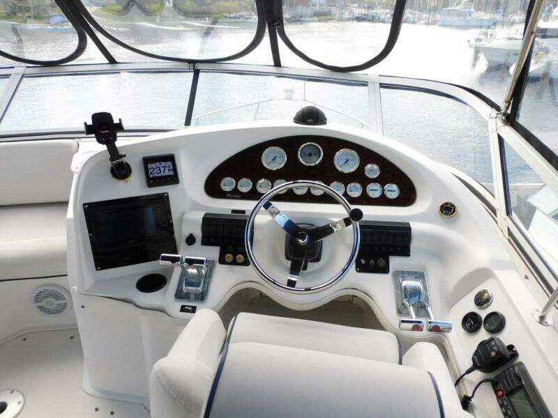 2003 Cruisers Yachts 3750 Motoryacht