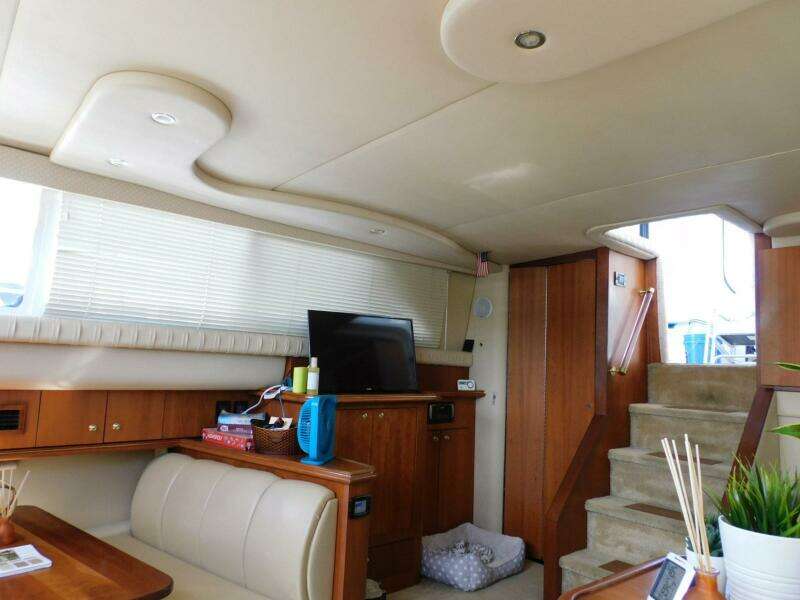 2003 Cruisers Yachts 3750 Motoryacht