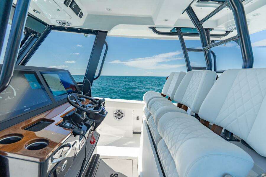 2025 Everglades 375 Center Console