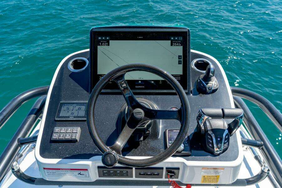2025 Everglades 375 Center Console